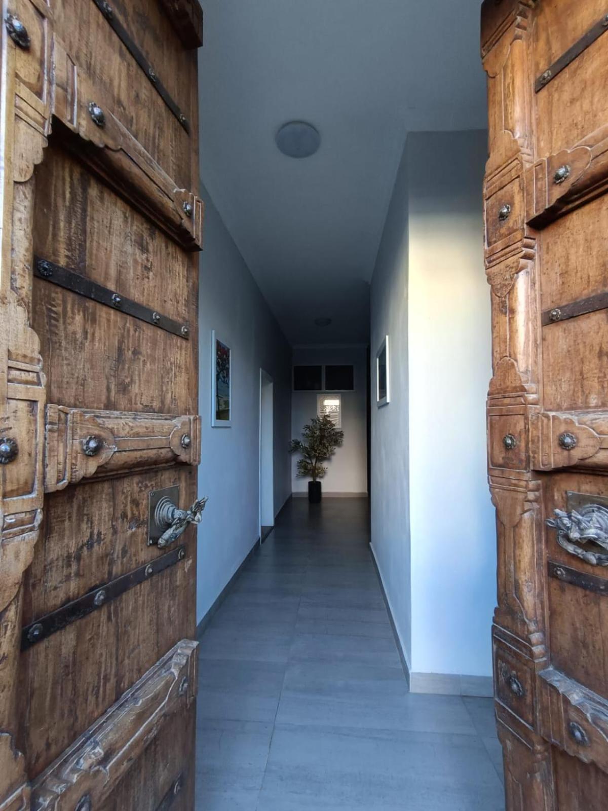 Newly Renovated Studio Apartment With Rooftop Pool, Few Steps To The Beach Flic-en-Flacq Buitenkant foto