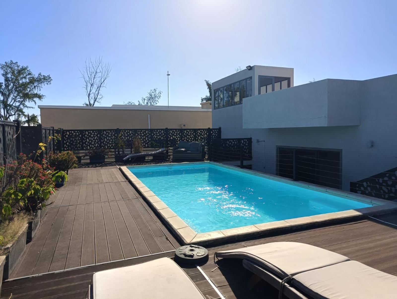 Newly Renovated Studio Apartment With Rooftop Pool, Few Steps To The Beach Flic-en-Flacq Kamer foto